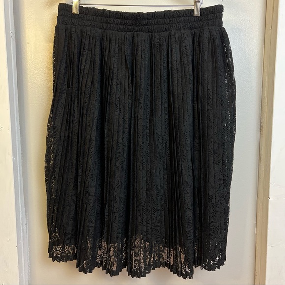 Torrid | Pleated Black Lace Dress Skirt - Picture 5 of 11